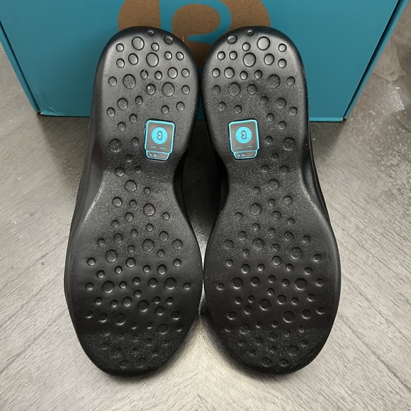 Bzees Easy Going Mule - Picture 3 of 8